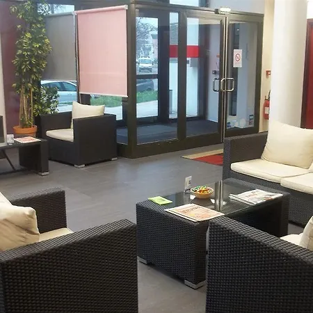 Cerise Aparthotel